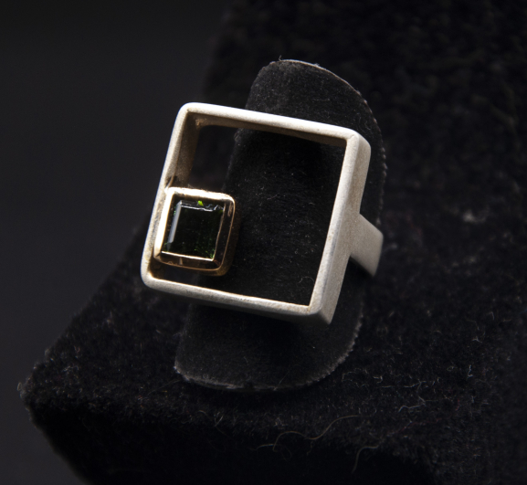 Anello con tormalina verde