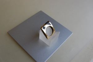 Anello, pezzo unico, in oro giallo 75...