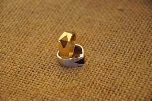 Anello in oro bianco o giallo 750/100...