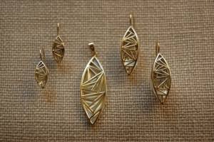 Ciondolo e orecchini in oro giallo 75...