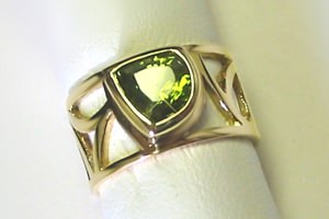 Anello in oro giallo 750/1000 trafora...