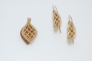 Ciondolo e orecchini in oro giallo 75...