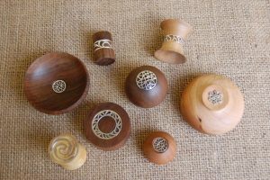 Serie di scatoline tornite a mano in ...